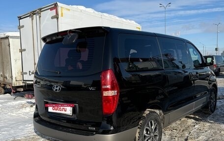 Hyundai Grand Starex Grand Starex I рестайлинг 2, 2017 год, 2 500 000 рублей, 4 фотография