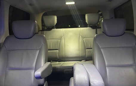 Hyundai Grand Starex Grand Starex I рестайлинг 2, 2017 год, 2 500 000 рублей, 16 фотография