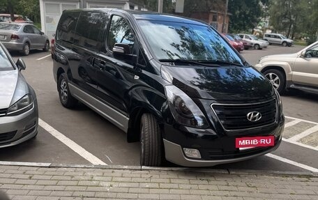 Hyundai Grand Starex Grand Starex I рестайлинг 2, 2017 год, 2 500 000 рублей, 13 фотография