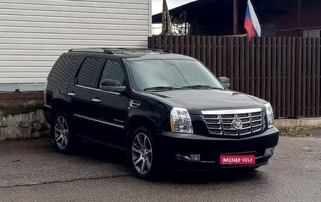 Cadillac Escalade III, 2011 год, 2 950 000 рублей, 1 фотография