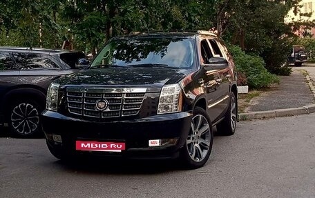 Cadillac Escalade III, 2011 год, 2 950 000 рублей, 3 фотография