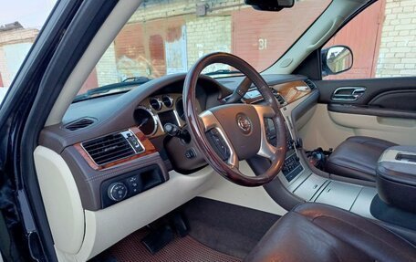 Cadillac Escalade III, 2011 год, 2 950 000 рублей, 10 фотография