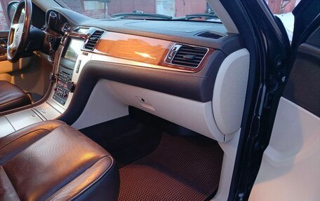 Cadillac Escalade III, 2011 год, 2 950 000 рублей, 14 фотография