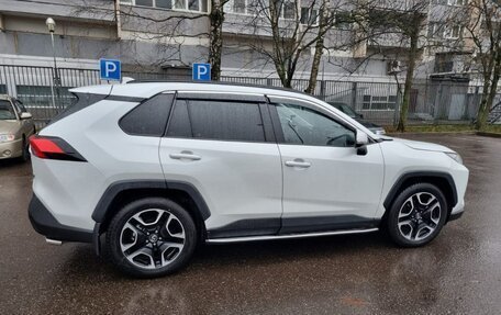 Toyota RAV4, 2021 год, 3 100 000 рублей, 7 фотография