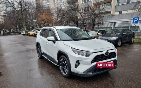 Toyota RAV4, 2021 год, 3 100 000 рублей, 5 фотография