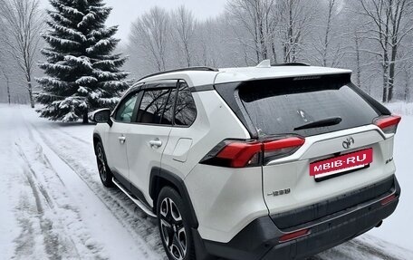 Toyota RAV4, 2021 год, 3 100 000 рублей, 3 фотография