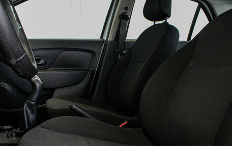 Renault Logan II, 2018 год, 769 000 рублей, 5 фотография