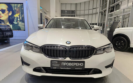 BMW 3 серия, 2019 год, 3 882 000 рублей, 2 фотография