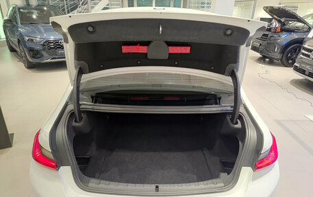 BMW 3 серия, 2019 год, 3 882 000 рублей, 12 фотография