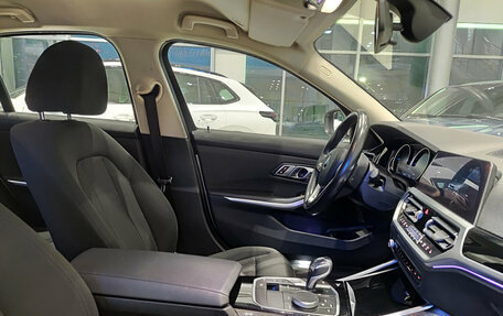 BMW 3 серия, 2019 год, 3 882 000 рублей, 13 фотография