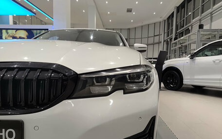 BMW 3 серия, 2019 год, 3 882 000 рублей, 21 фотография
