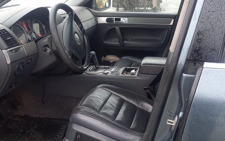 Volkswagen Touareg III, 2004 год, 700 000 рублей, 12 фотография