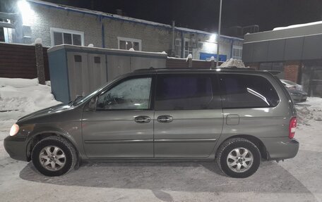 KIA Carnival III, 2005 год, 675 000 рублей, 1 фотография