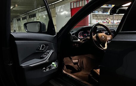 BMW 3 серия, 2019 год, 2 950 000 рублей, 18 фотография