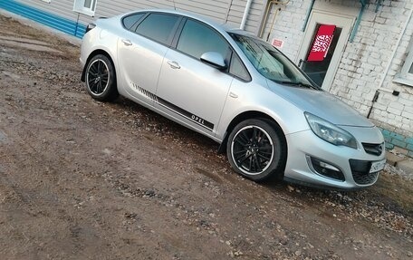 Opel Astra J, 2013 год, 900 000 рублей, 4 фотография