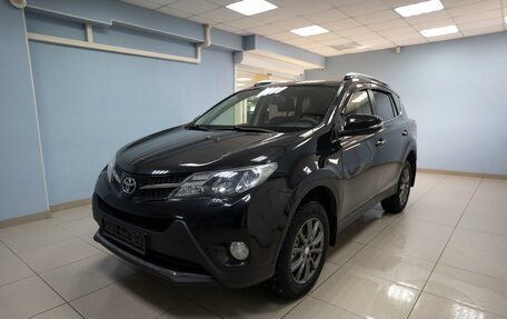 Toyota RAV4, 2015 год, 1 899 000 рублей, 3 фотография