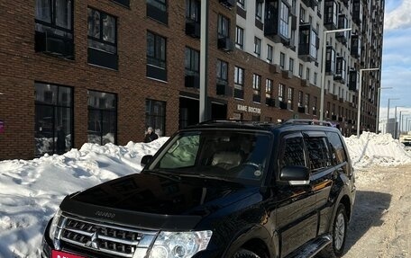 Mitsubishi Pajero IV, 2011 год, 2 599 000 рублей, 3 фотография