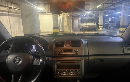 Skoda Fabia II, 2014 год, 900 000 рублей, 7 фотография