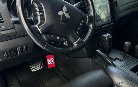 Mitsubishi Pajero IV, 2011 год, 2 599 000 рублей, 17 фотография