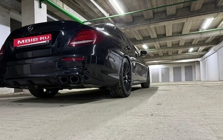 Mercedes-Benz E-Класс, 2019 год, 3 450 000 рублей, 4 фотография