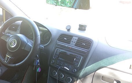 Volkswagen Polo VI (EU Market), 2011 год, 460 000 рублей, 2 фотография