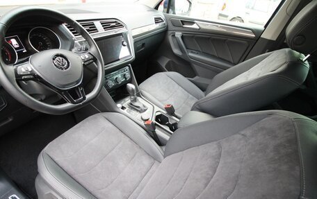 Volkswagen Tiguan II, 2018 год, 3 050 000 рублей, 9 фотография