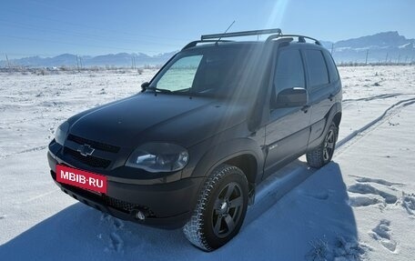 Chevrolet Niva I рестайлинг, 2017 год, 850 000 рублей, 5 фотография