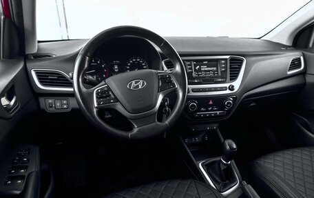 Hyundai Solaris II рестайлинг, 2017 год, 1 390 000 рублей, 10 фотография