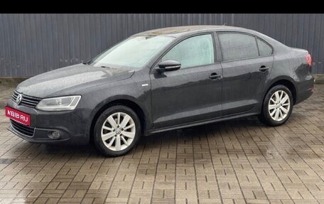 Volkswagen Jetta VI, 2013 год, 850 000 рублей, 1 фотография