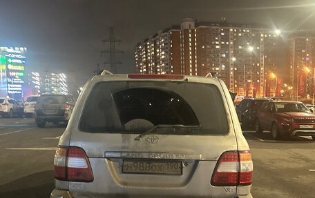 Toyota Land Cruiser 100 рестайлинг 2, 2006 год, 1 300 000 рублей, 2 фотография