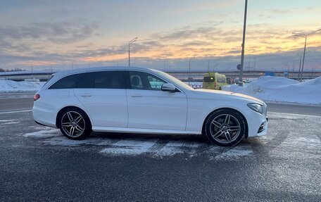 Mercedes-Benz E-Класс, 2018 год, 2 350 000 рублей, 8 фотография
