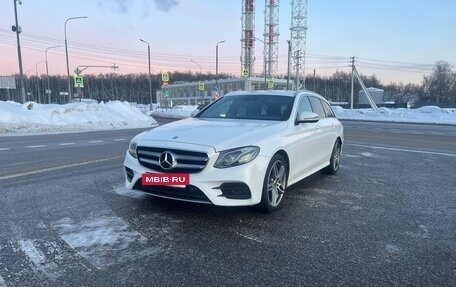 Mercedes-Benz E-Класс, 2018 год, 2 350 000 рублей, 3 фотография