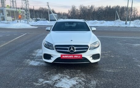 Mercedes-Benz E-Класс, 2018 год, 2 350 000 рублей, 6 фотография