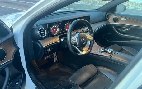 Mercedes-Benz E-Класс, 2018 год, 2 350 000 рублей, 13 фотография