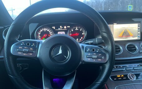 Mercedes-Benz E-Класс, 2018 год, 2 350 000 рублей, 21 фотография