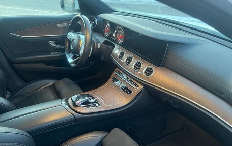 Mercedes-Benz E-Класс, 2018 год, 2 350 000 рублей, 14 фотография