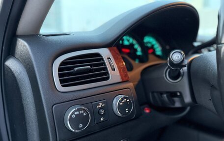 Chevrolet Tahoe III, 2013 год, 4 870 000 рублей, 10 фотография