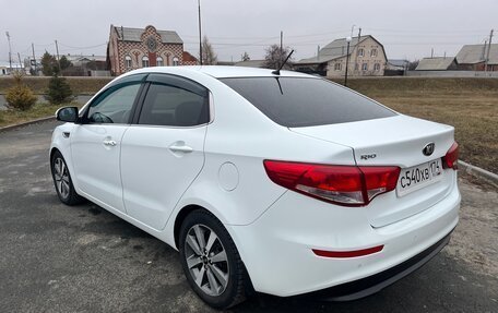 KIA Rio III рестайлинг, 2015 год, 1 000 000 рублей, 5 фотография