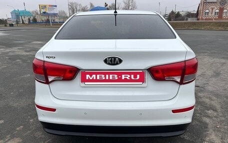 KIA Rio III рестайлинг, 2015 год, 1 000 000 рублей, 6 фотография