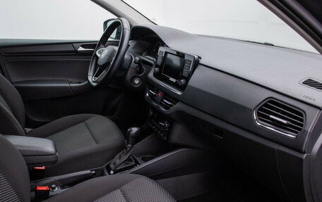 Volkswagen Polo VI (EU Market), 2021 год, 1 890 000 рублей, 9 фотография