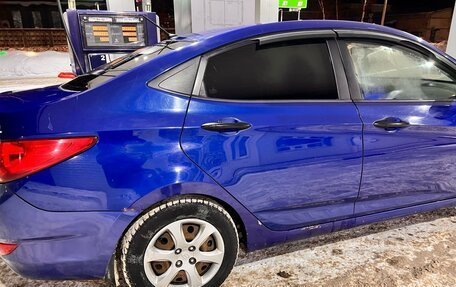 Hyundai Solaris II рестайлинг, 2011 год, 575 000 рублей, 3 фотография