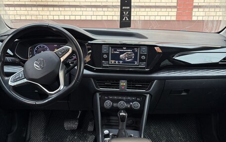 Volkswagen Taos, 2021 год, 2 400 000 рублей, 9 фотография