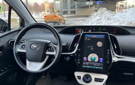 Toyota Prius IV XW50, 2019 год, 2 200 000 рублей, 6 фотография