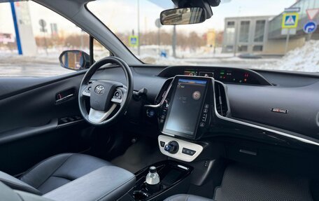 Toyota Prius IV XW50, 2019 год, 2 200 000 рублей, 7 фотография