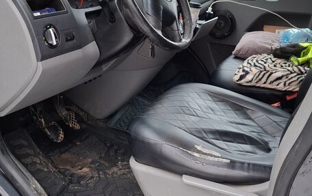 Volkswagen Transporter T5 рестайлинг, 2005 год, 1 050 000 рублей, 11 фотография