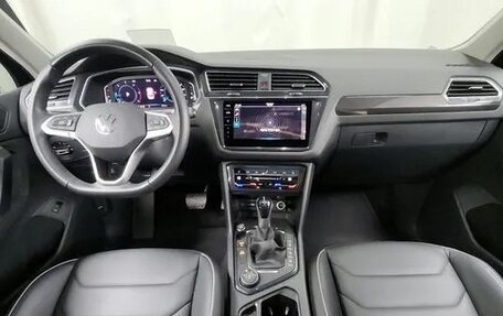 Volkswagen Tiguan II, 2022 год, 4 200 000 рублей, 7 фотография