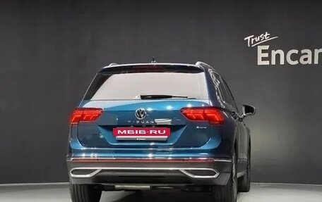 Volkswagen Tiguan II, 2022 год, 4 200 000 рублей, 4 фотография