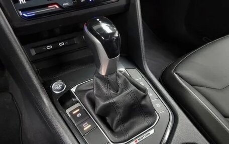 Volkswagen Tiguan II, 2022 год, 4 200 000 рублей, 9 фотография