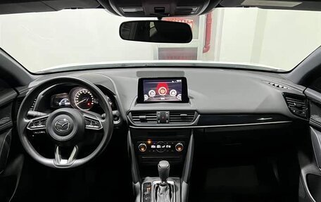 Mazda CX-4, 2022 год, 2 250 000 рублей, 6 фотография