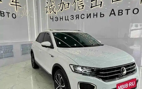 Volkswagen T-Roc I, 2022 год, 1 880 000 рублей, 9 фотография